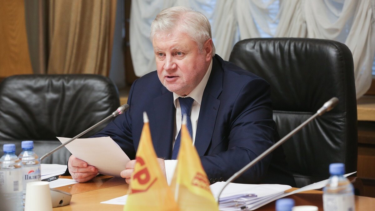     Украинские call-центры необходимо рассматривать как военные объекты со «всеми вытекающими из этого последствиями». Такое мнение выразил руководитель партии и думской фракции «Справедливая Россия — За правду» Сергей Миронов.