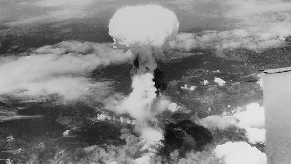 Ядерное нападение. Хиросима и Нагасаки атомная бомбардировка. Япония 1945 Хиросима и Нагасаки. Ядерный взрыв в Японии Нагасаки 1945.