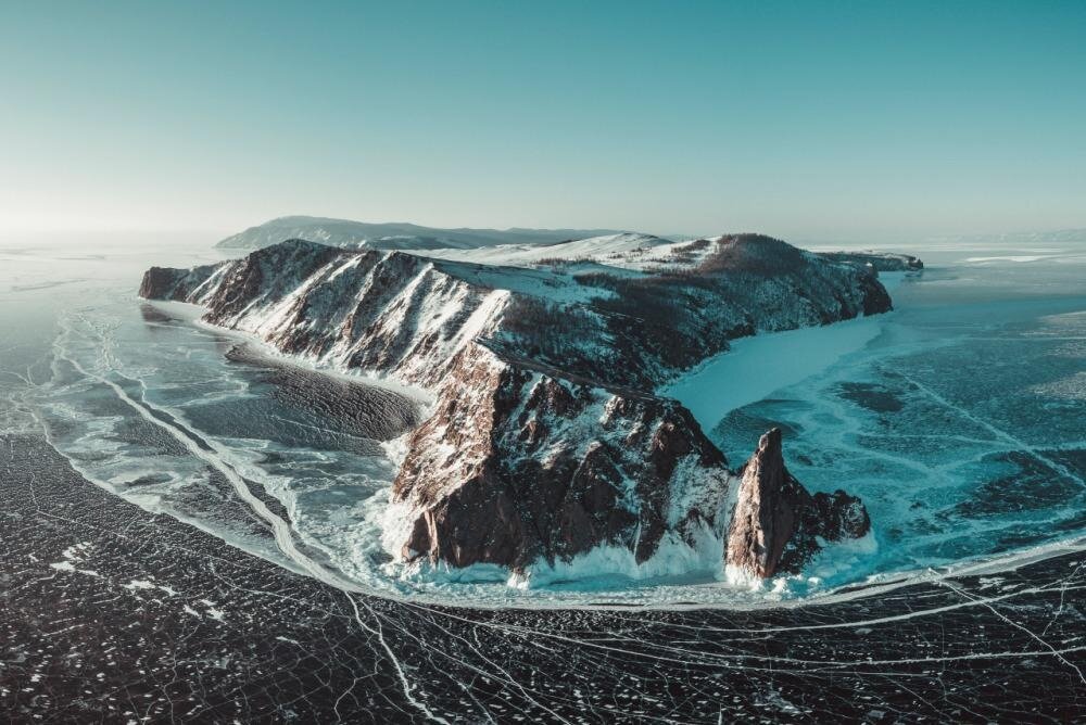 Озеро Байкал зимой. Фото из открытых источников