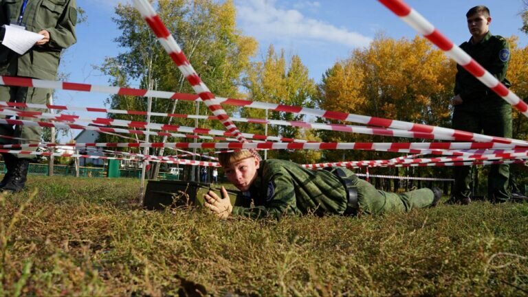   Участники игры «Казачий сполох» в Оренбуржье преодолели «полосу разведчика» Кристина Просвиркина