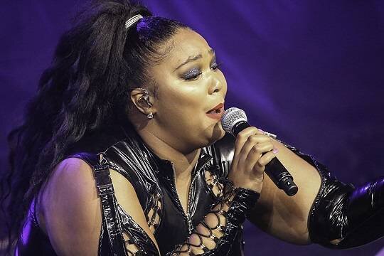    Lizzo впервые отреагировала на обвинения в домогательствах и дискриминации