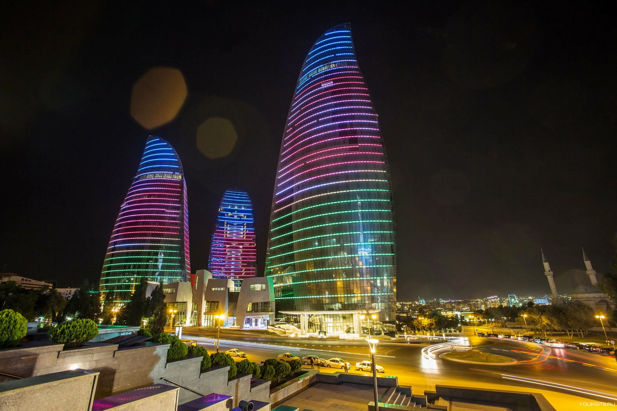 Флейм Тауэрс Баку. Баку столица Азербайджана. Пламенные башни Flame Towers. Пламенные башни Азербайджан.