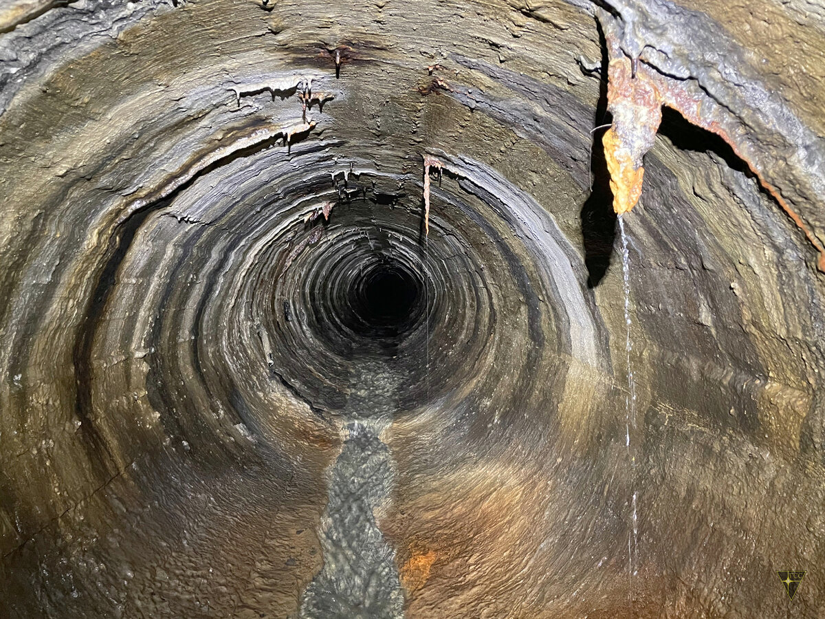 После Чуры мы ощутили, что есть ещё порох в пороховницах и ягоды в ягодицах. И отчего бы не посетить коллектор некоего ручья или скромной речки?-10