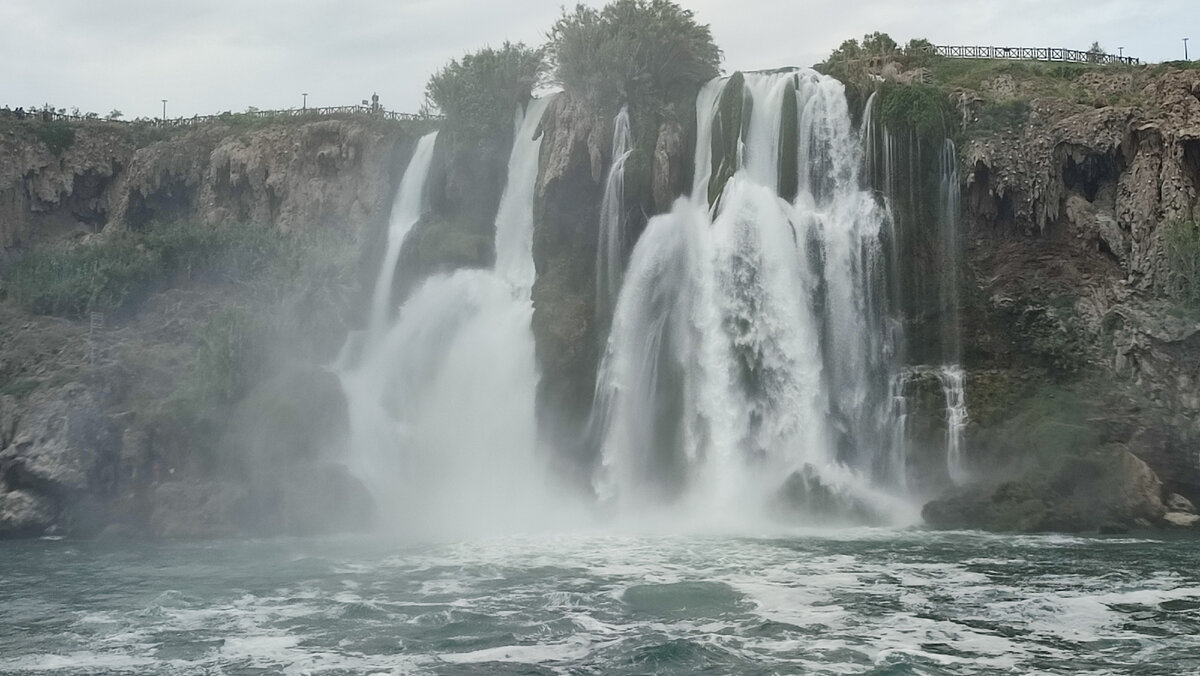 Водопад Нижний Дюден, который видит каждый турист из окна самолета