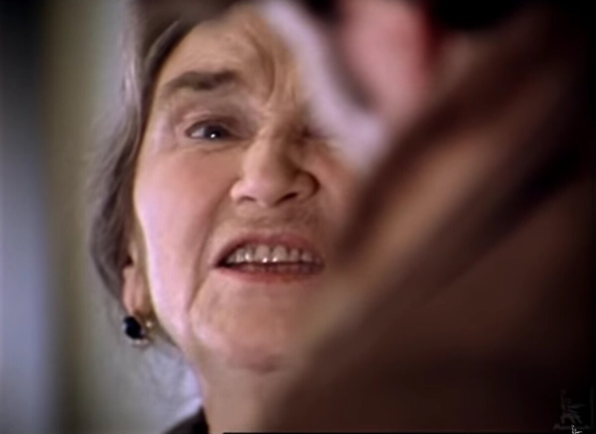 "Иди в баню" в оригинале.