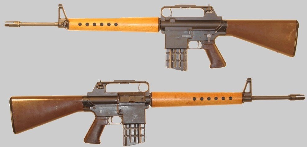 Один из вариантов AR-10 датского производства (с деревянным цевьем).