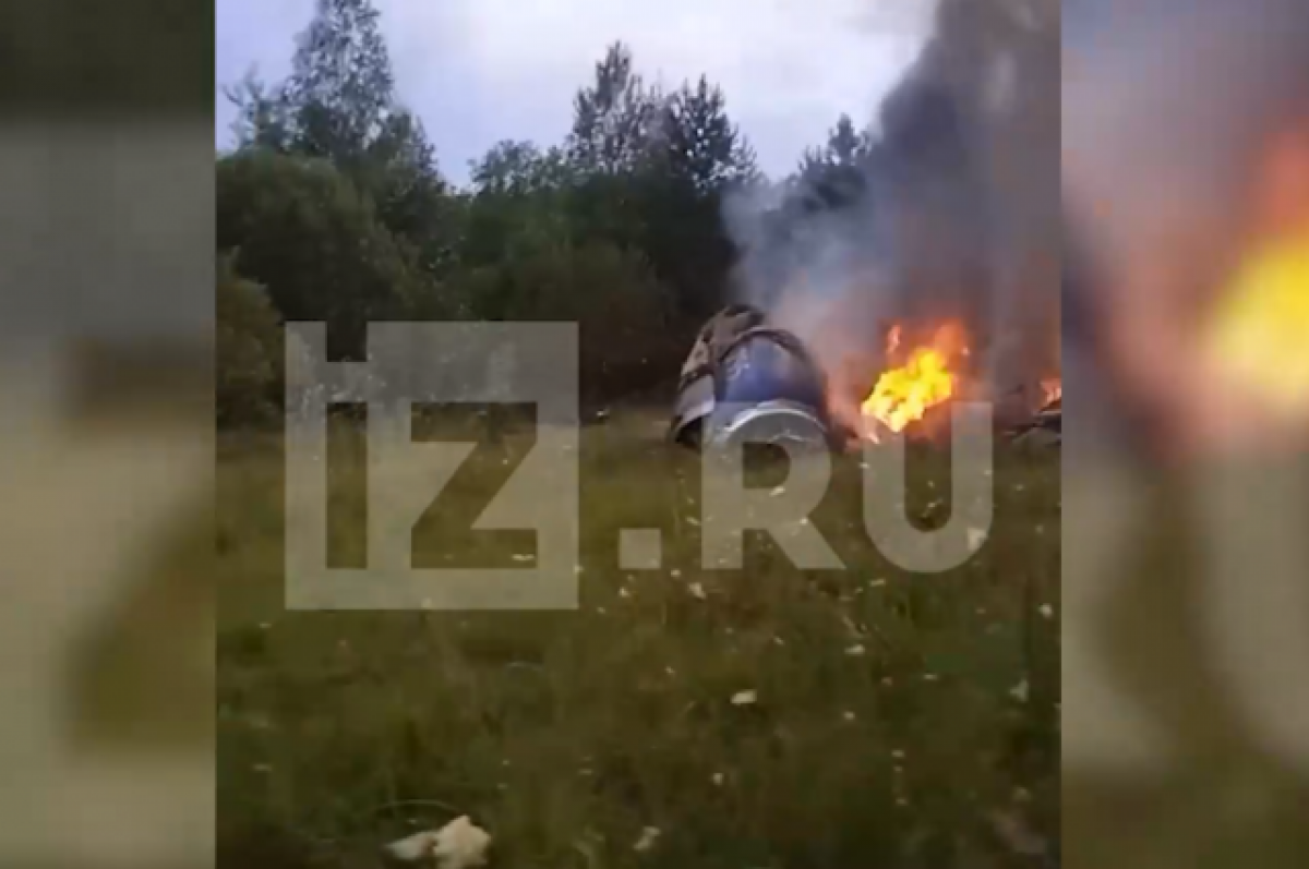    Очевидцы: самолёт, разбившийся в Тверской области, падал без одного крыла