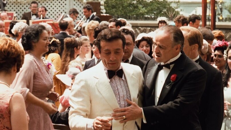 Ходят слухи, что история Джонни Фонтейна имела под собой реальную основу и намекала на закулисье карьеры самого Фрэнка Синатры.