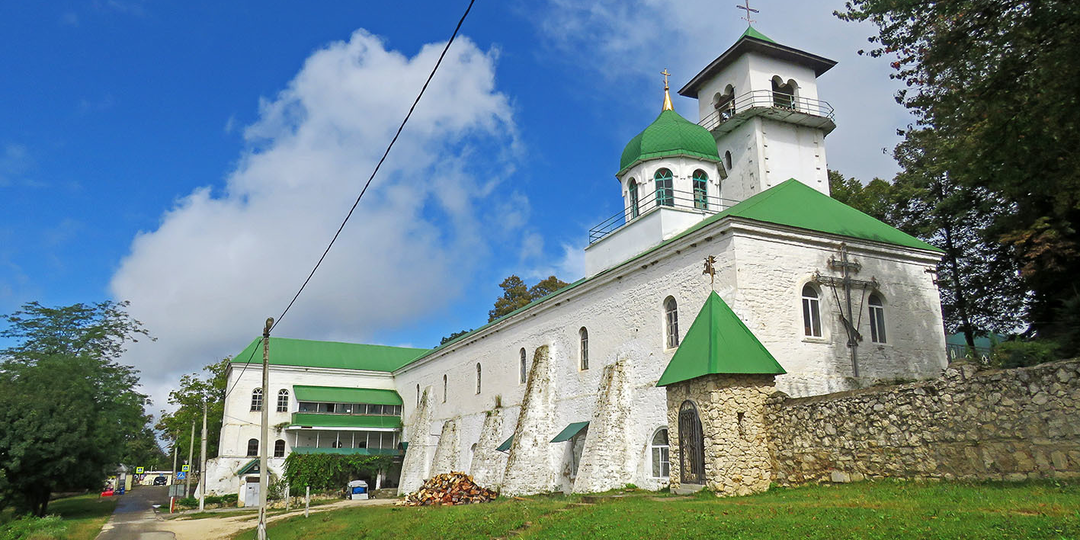 Закубанская пустынь, или Казачья лавра Кавказа. Как живёт монастырь в горах Адыгеи?