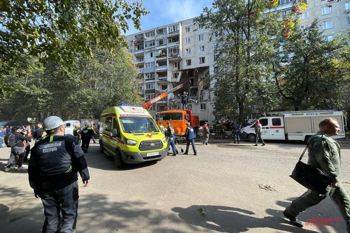    Женщины кричали «Помогите!».