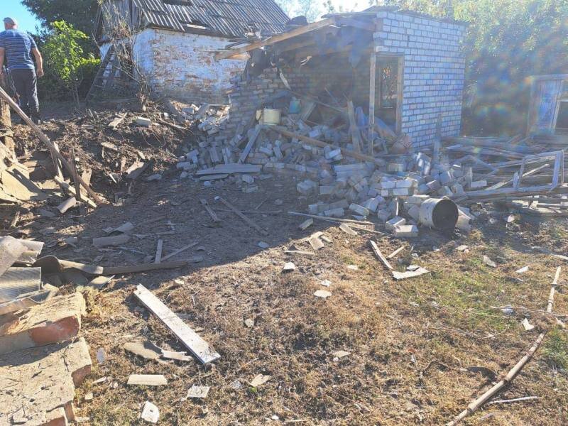    ВСУ ведут обстрелы ДНР, Белгородской, Брянской и Курской области. По ЛНР нанесён удар ракетами Storm Shadow. Обзор ситуации в прифронтовых регионах России на вечер 25 сентября