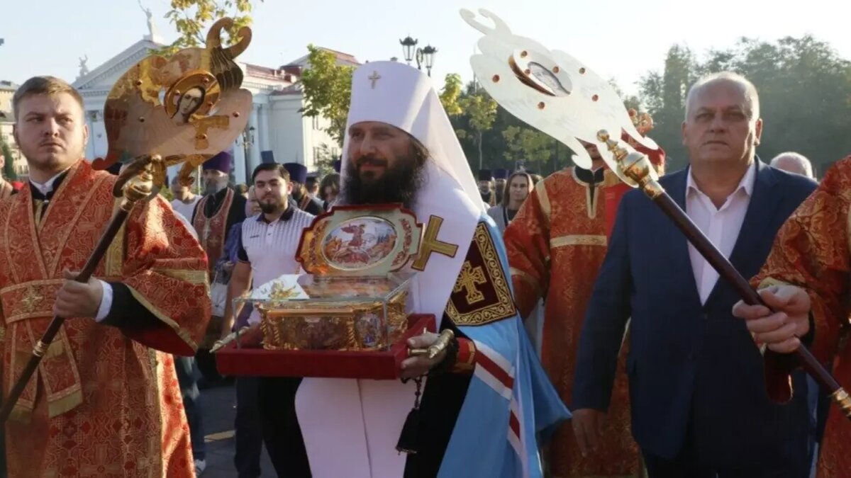     В Волгоград привезли мощи великомученика Георгия Победоносца, сообщает региональная епархия.