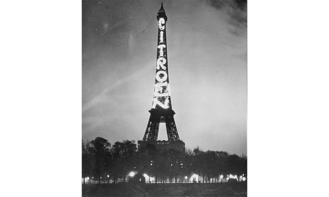 Реклама Citroën на Эйфелевой башне (1925) 