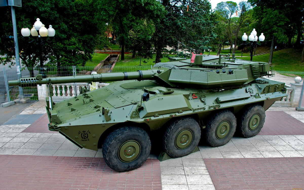 Машина как танк как называется. B1 Centauro танк. Итальянский колесный танк Centauro. Колесный танк Centauro 2.