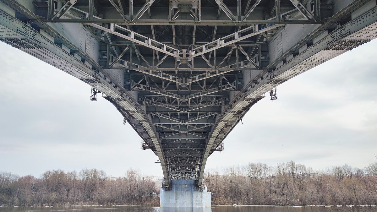     В Приволжском районе Казани из-за строительства моста собираются выкупить земельные участки. Соответствующее постановление опубликовали в сборнике документов.