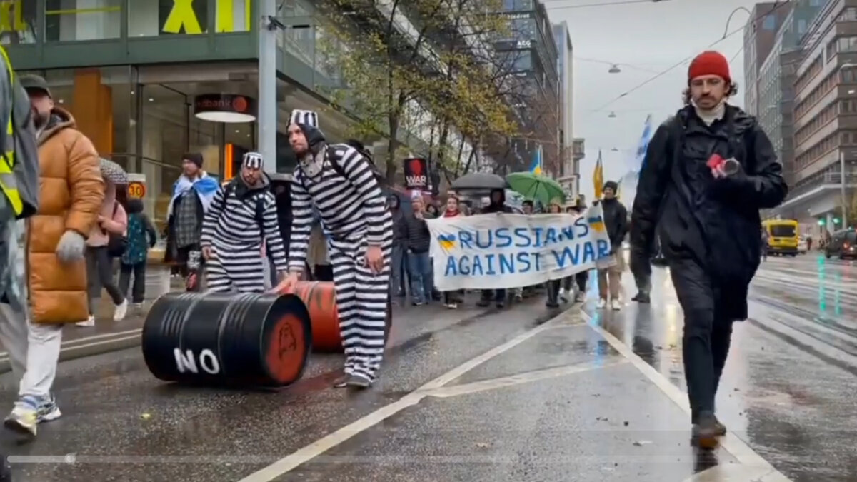 Сделано в швеции значок. Швеция значок. Флаг швеции made in sweden. Сборная швеции лого. Шведский флаг метал.