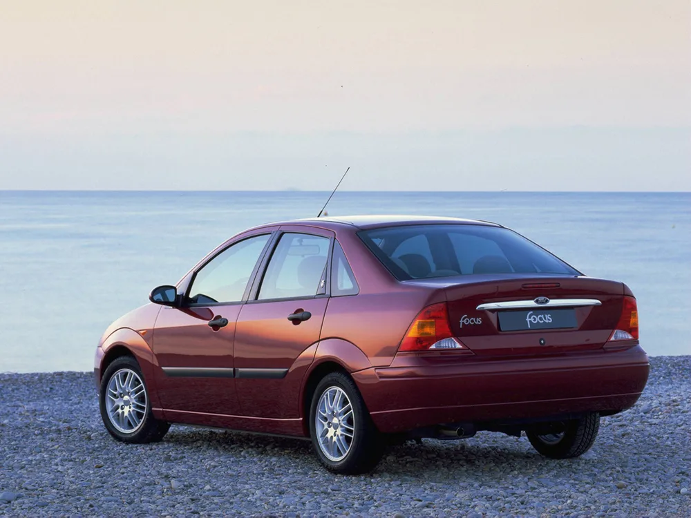 Форд первого поколения. Форд фокус 1 седан. Ford Focus 1998-2004. Форд фокус 1 седан 2005. Ford Focus 1998 седан.