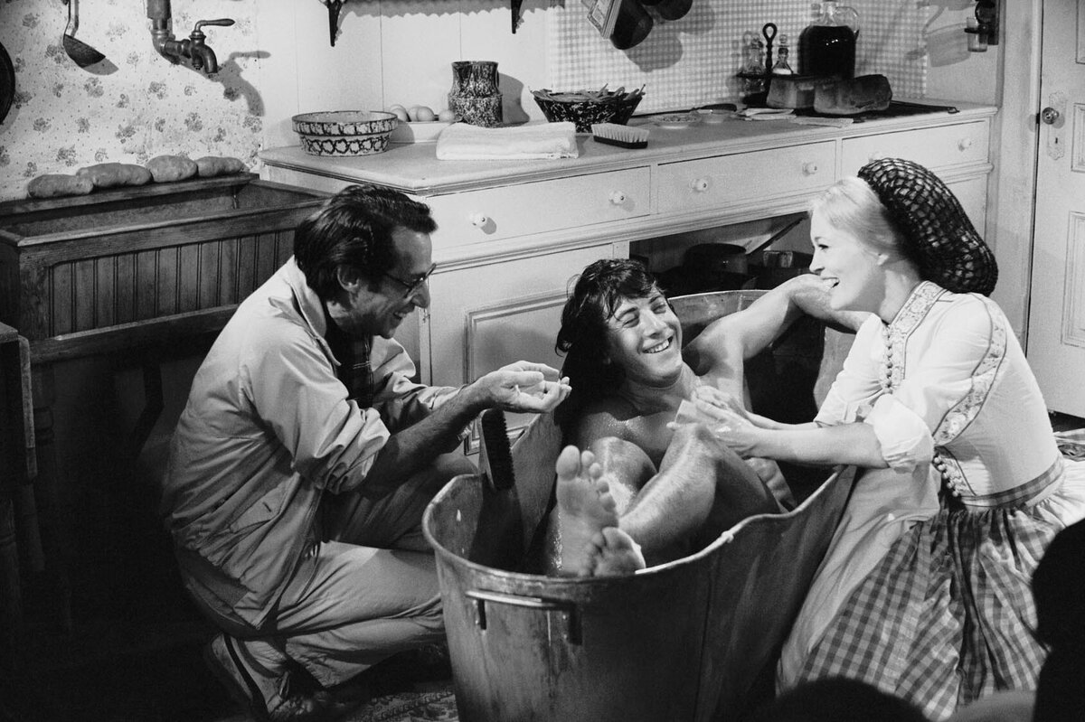 Артур Пенн, Дастин Хоффман и Фэй Данауэй на съемках фильма "Маленький большой человек" (1970)