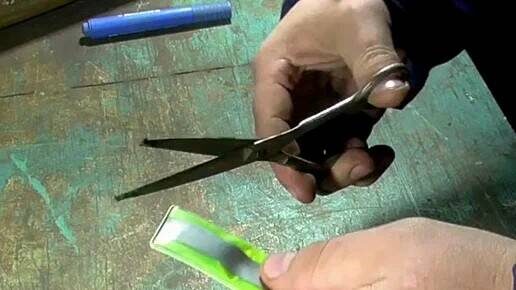 Посмотрел что внутри светоотражающего браслета. А там оказалась штука нужная каждому домашнему сварщику