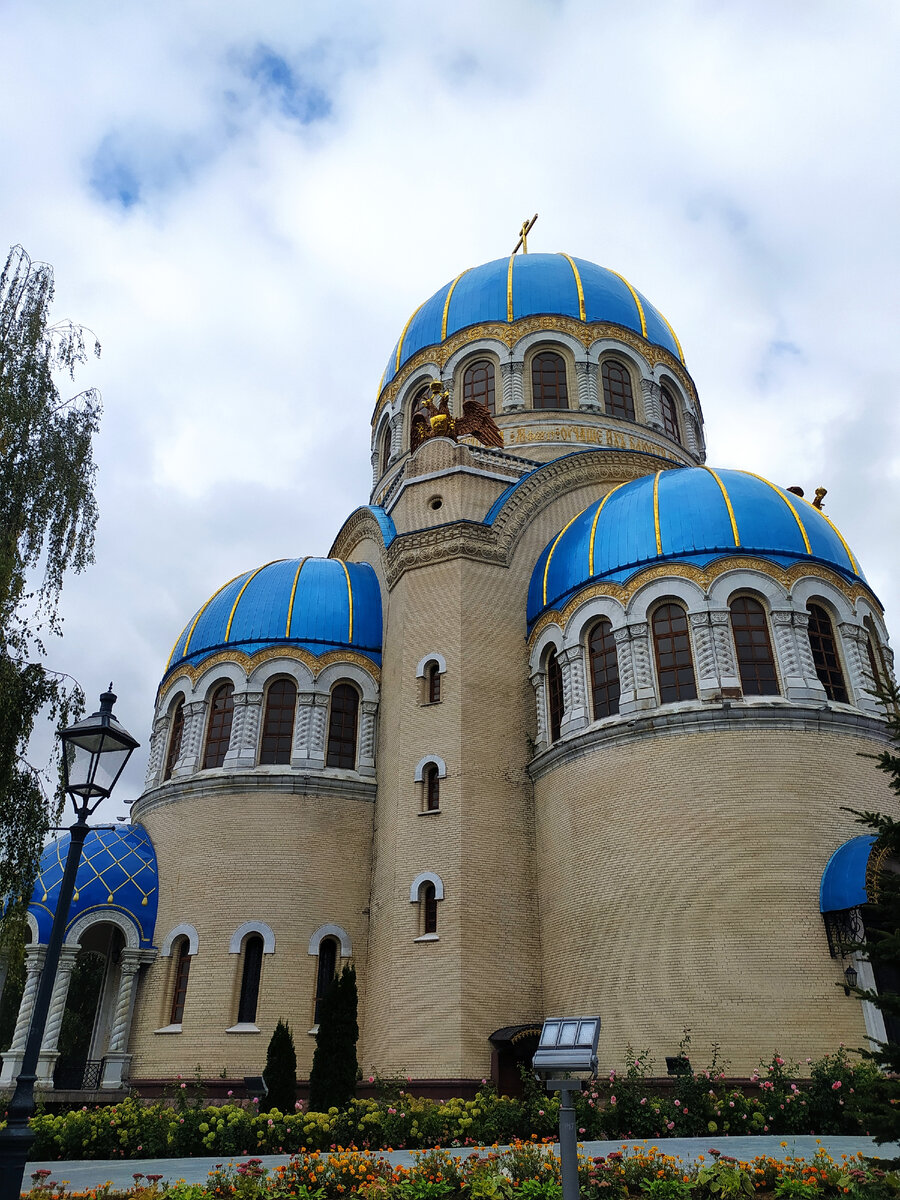 Храм Троицы Живоначальной на Борисовских прудах /фото автора