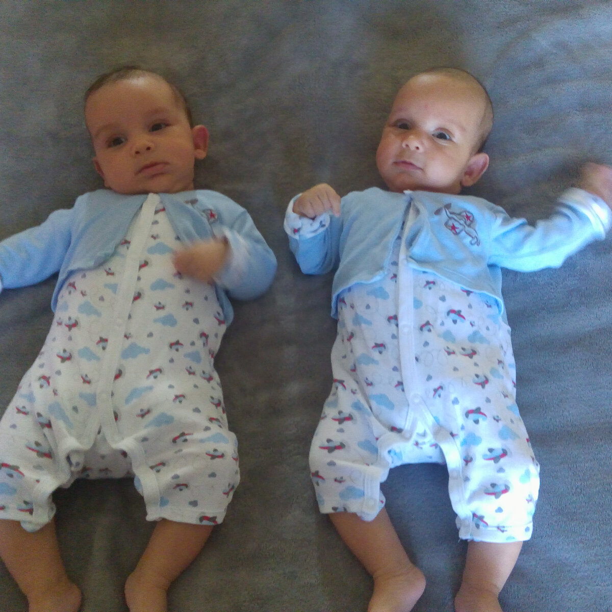 Здесь младшим 2 месяца