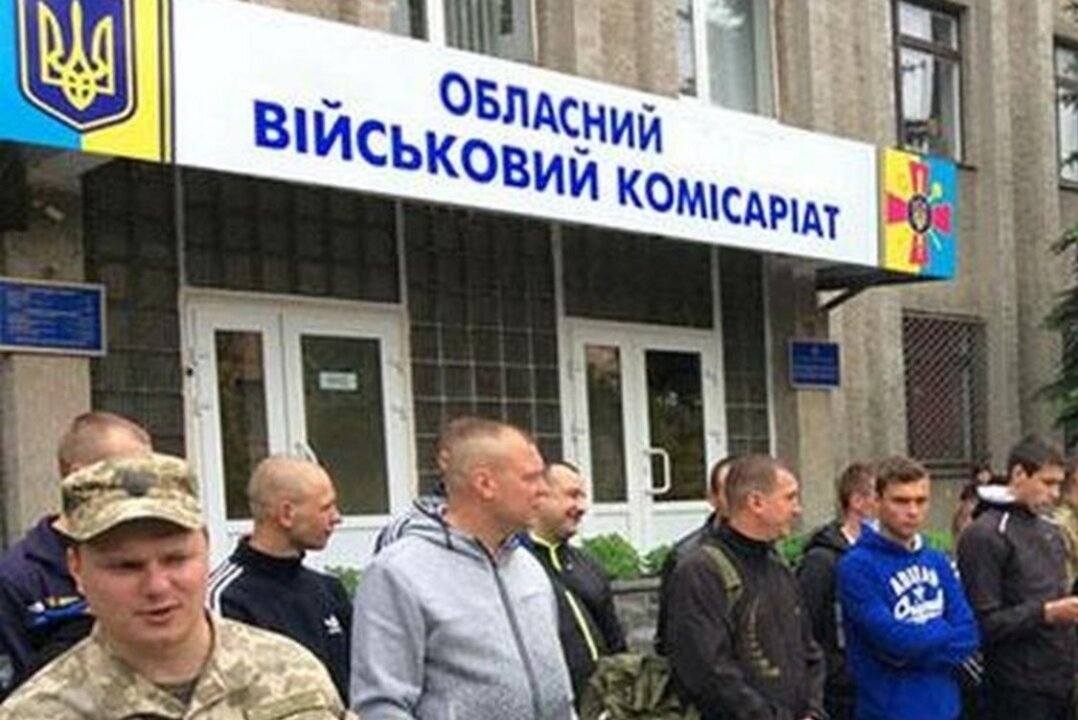    Во Львове проведут проверку после попытки силой задержать мужчину в военкомате
