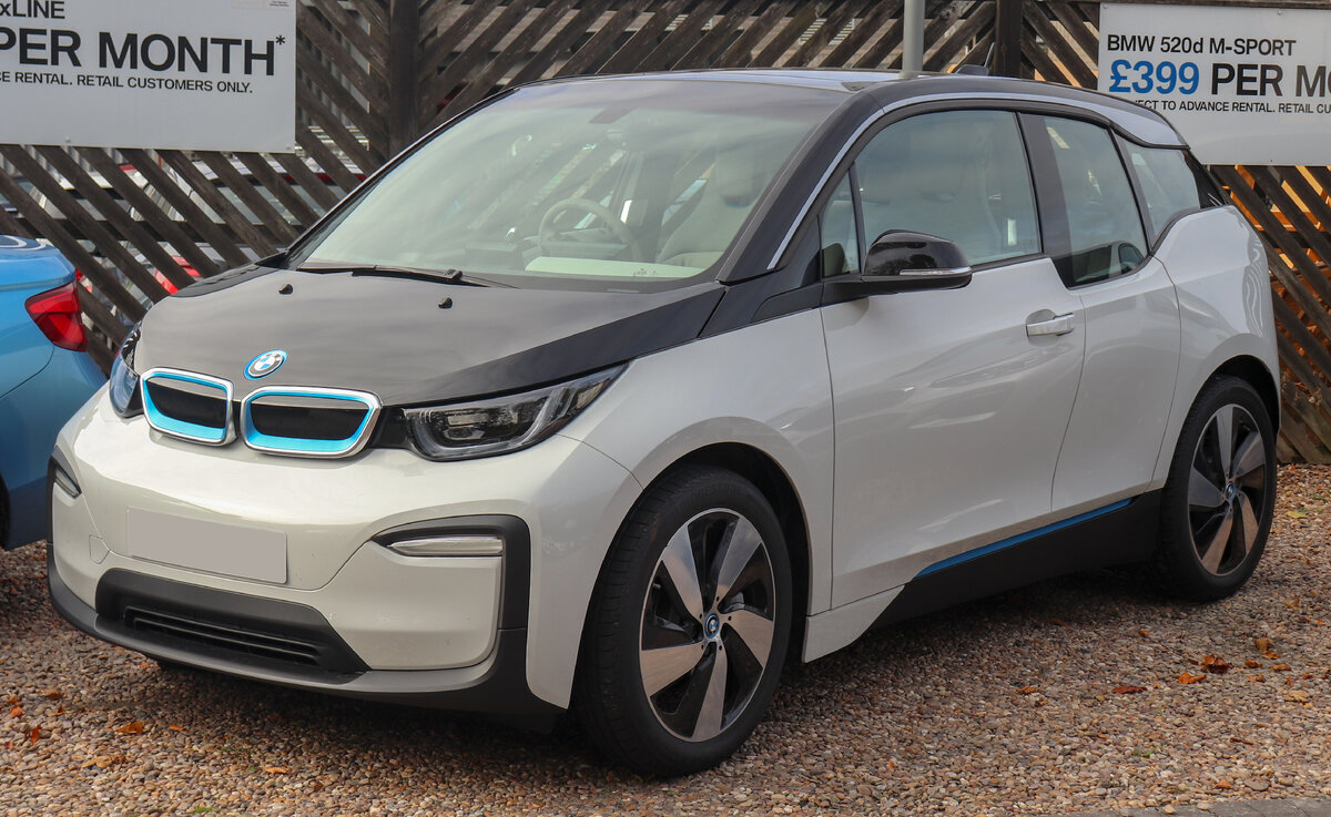 https://upload.wikimedia.org/wikipedia/commons/9/98/2018_BMW_i3_facelift_%281%29.jpg