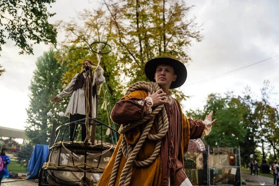    В этом году принято более 100 заявок от артистов и коллективов разных жанров и направлений со всей России. Светлана МАКОВЕЕВА