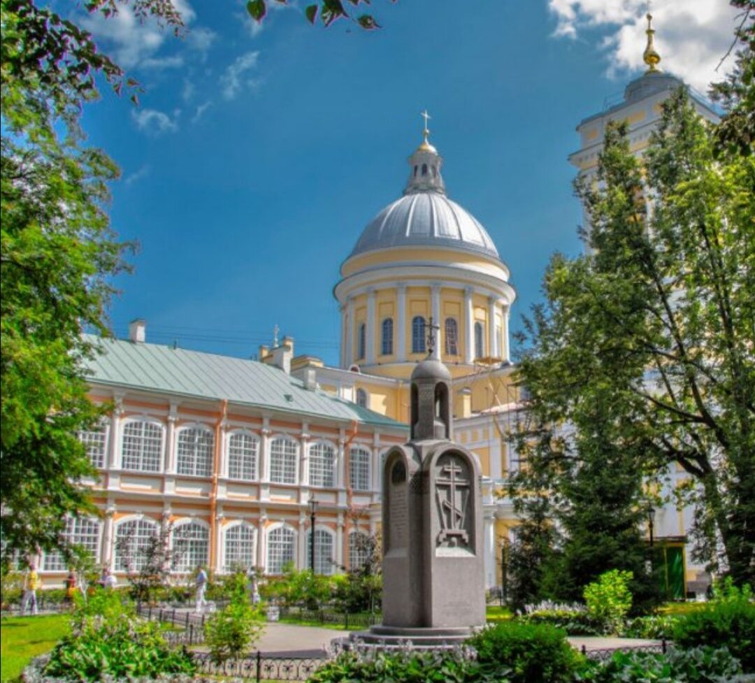 Паломнический центр александро невской. Подворье Александро-Невской Лавры. Санкт-Петербург святые места.