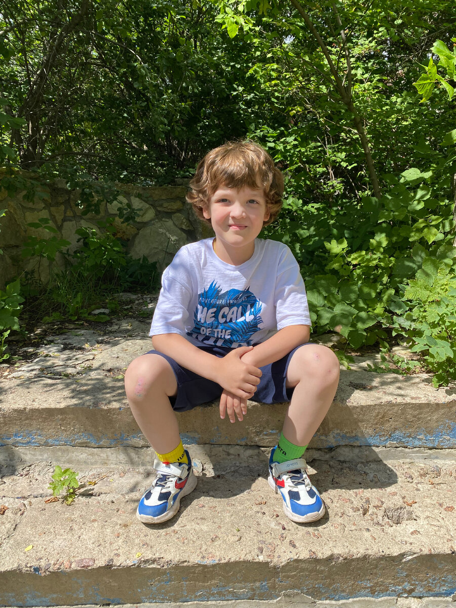 Пока красивых фоток с участка не наберу, пусть на обложке будет мой Максюша, ведь по сути ради детей ты и ввязываешься в подобные авантюры.