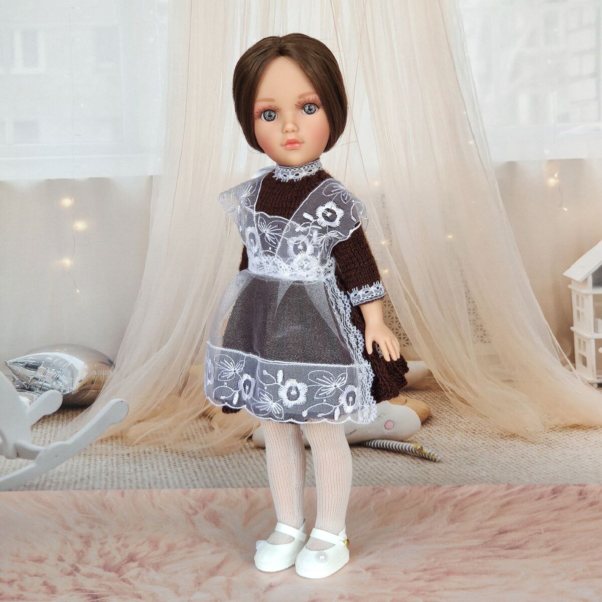 Кукла Катрин Vidal Rojas в школьной форме. Листайте карусель.