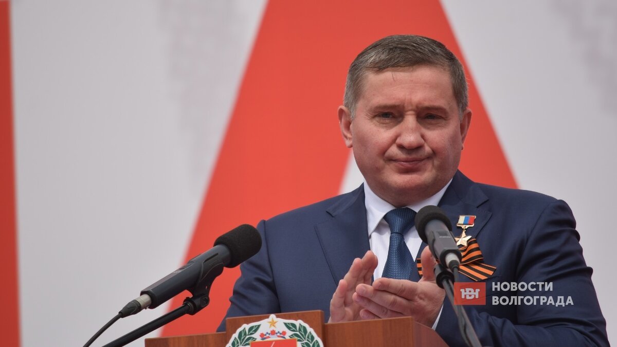     Губернатор Андрей Бочаров проведет свой отпуск вместе с семьей в России, рассказали в пресс-службе администрации Волгоградской области.