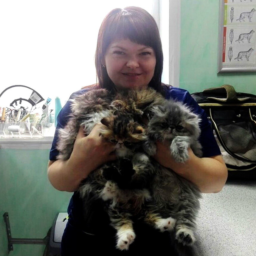 Дарья Михайловна со своими пациентами на руках. Фото для публикации любезно предоставлено Д.М.Игнатьевой