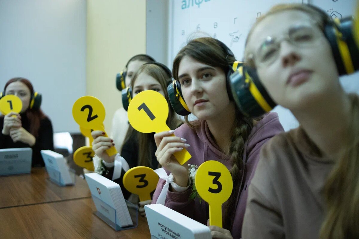 Фото с открытий выставок в городах 