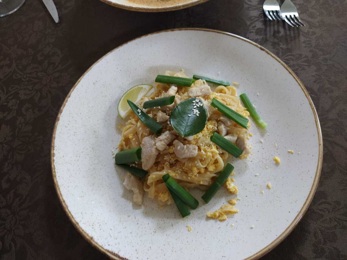 Рисовая лапша под соусом Пад-Тай 