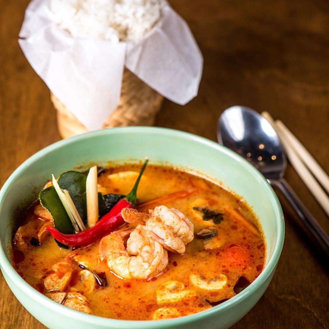 Суп том ям с рисом как есть. Том ям кунг (Tom Yum Kung). Tom Yum суп. Суп Tom Yum (том ям). Суп том ям кунг.