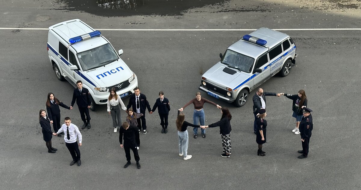    В Сургутском районе прошел флешмоб против экстремизма и терроризма