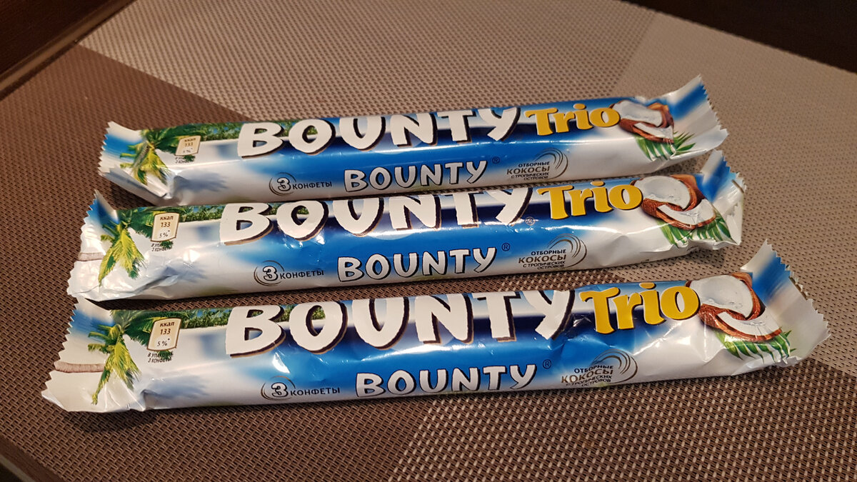 Батончик шоколадный Bounty Trio