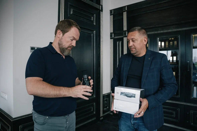    Депутат Государственной Думы, член фракции «Единая Россия» Сергей Колунов отправил в зону СВО прицелы и рацию ©Пресс-служба аппарата депутата Госдумы Сергея Колунова