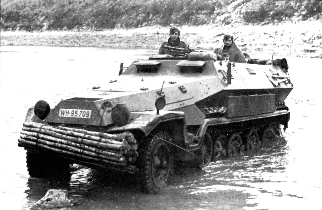 SdKfz.251 немецкий БТР