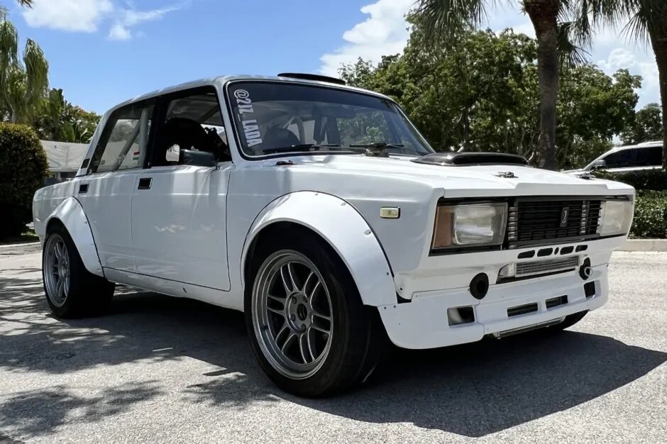 Фото: Bring a Trailer