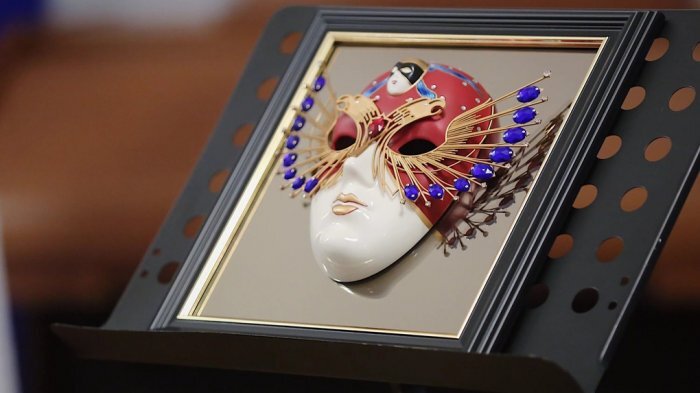 Фото: GLDNMASK.COM