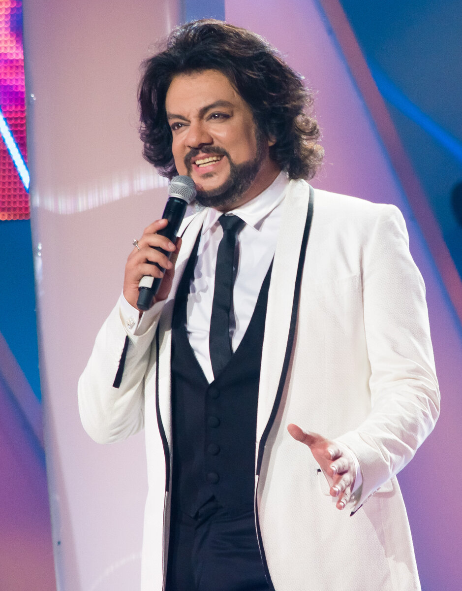 2015 г.   Изображение со свободной лицензией https://commons.wikimedia.org/wiki/Category:Philipp_Kirkorov#/media/File:Philipp_Kirkorov_at_Christmas_Song_of_the_Year_2015_(cropped).jpg