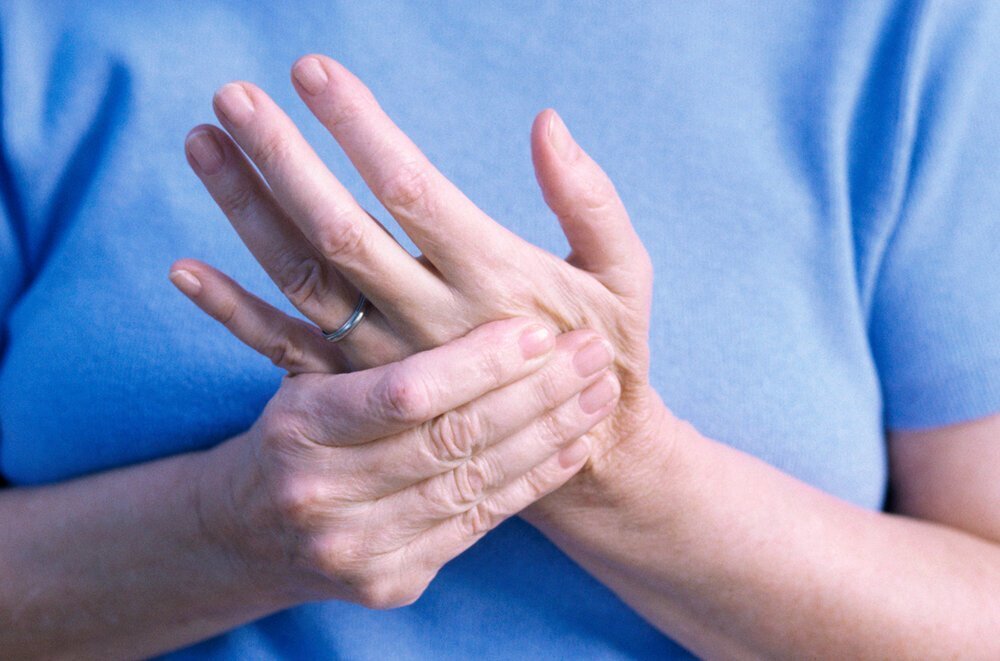 Немеет правая рука | онемение правой руки - причины и лечение