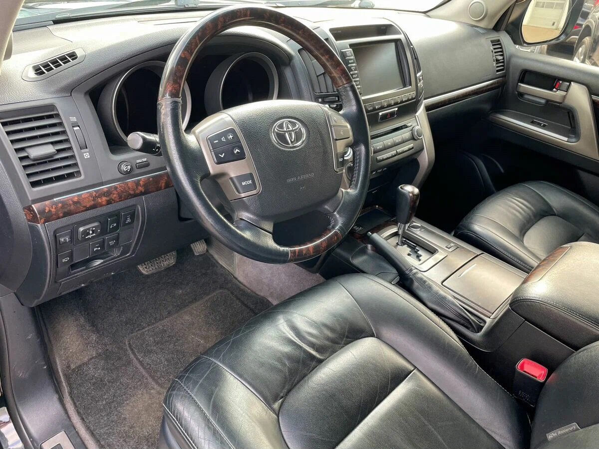 Салон у модели получился интересным.