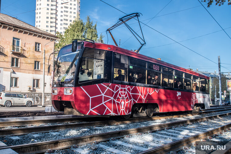    Есть и более новые трамваи 71-619 (КТМ-19) Сергей Русанов © URA.RU