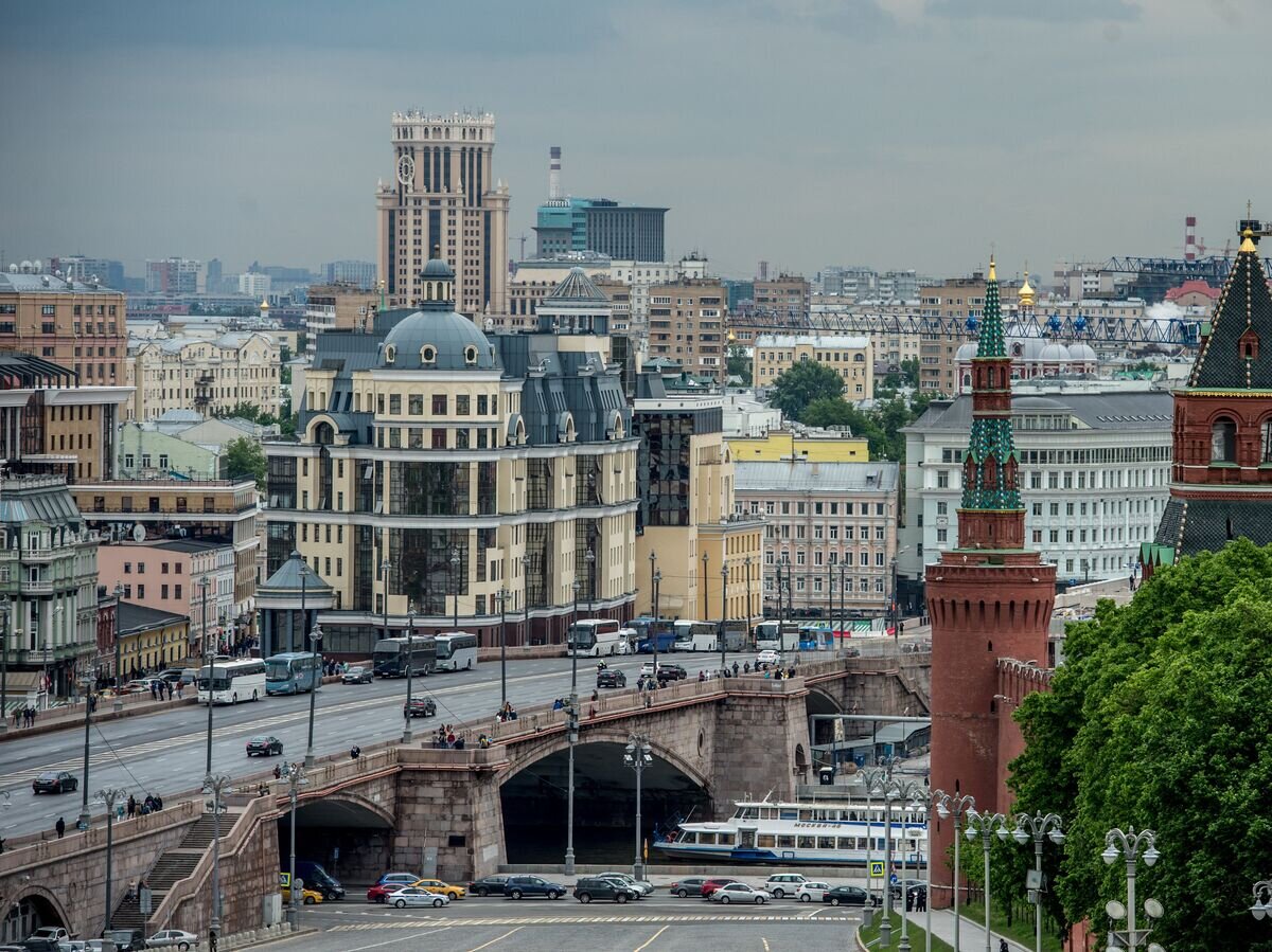    Вид на Константино-Еленинскую башню и Москворецкую башню в Москве© РИА Новости / Евгения Новоженина