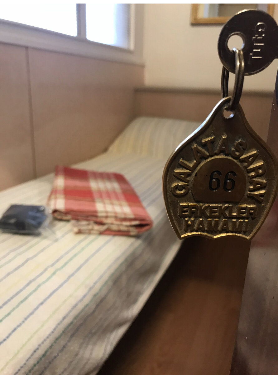 Всегда советую иметь несколько таких полотенец в хозяйстве. Ведь пештемаль очень удобные полотенца, они отлично впитывают влагу и быстро сохнут.