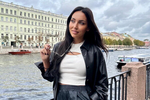 «Какой восхитительный Питер!» - Алсу с подружками осенью 2023 сделала эксклюзивные ФОТО