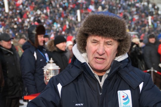 
Матиенко Владимир, Иркутск. Церемония закрытия чемпионата мира по хоккею с мячом, 2 февраля 2014 года., фотограф: Артем Илошваи © Проект "Лица Сибири"